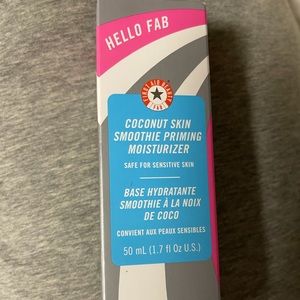 Coconut Skin Smoothie priming moisturizer